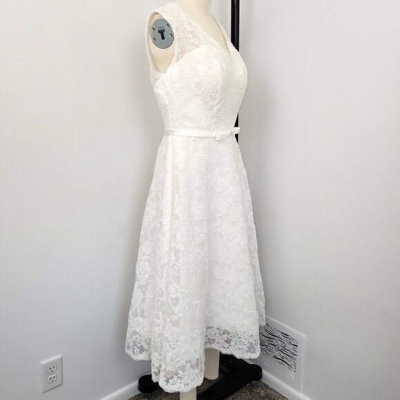 Mingda’s Dress White Lace Fit & Flare Sleeveless Fit & Flare Midi Dress Size 6/8 - Picture 2 of 14